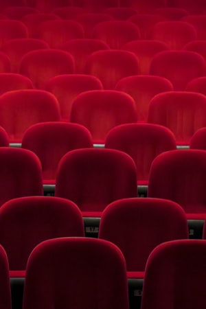 美剧《黑暗荣耀》第三季海报，主演群像